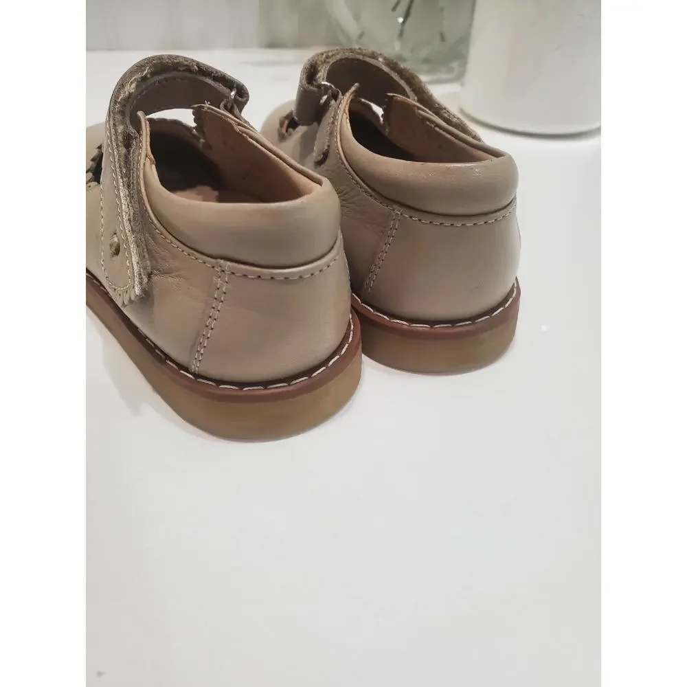 Elephantito Scalloped Leather Girls Shoes Size 10